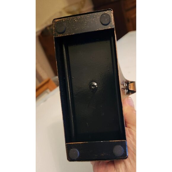 Vintage-Style Kitchen Napkin Holder With Leaf Design - Picture 5 of 7